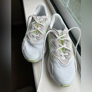 Womens adidas size 5